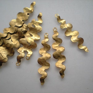 12 wavy hammered squiggle drops ZB811