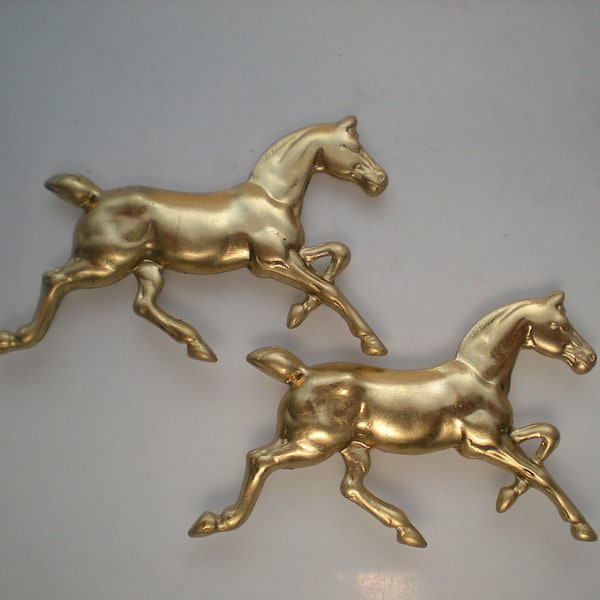 2 brass running horse stampings ZE245