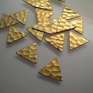 18 small flat hammered brass triangle stamping blanks, 1/2” ZA422