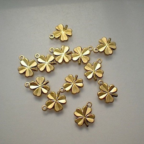 12 tiny brass clover/shamrock charms ZD341