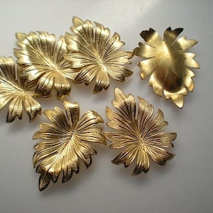 6 brass leaf stampings ZD305