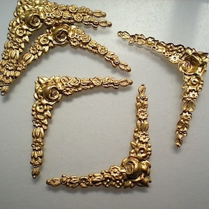 6 brass floral corner brackets ZC228