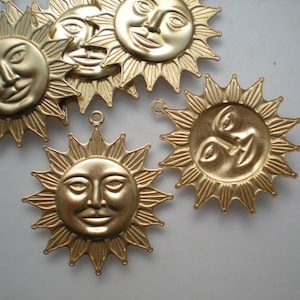 6 exlarge brass sun charms ZB121