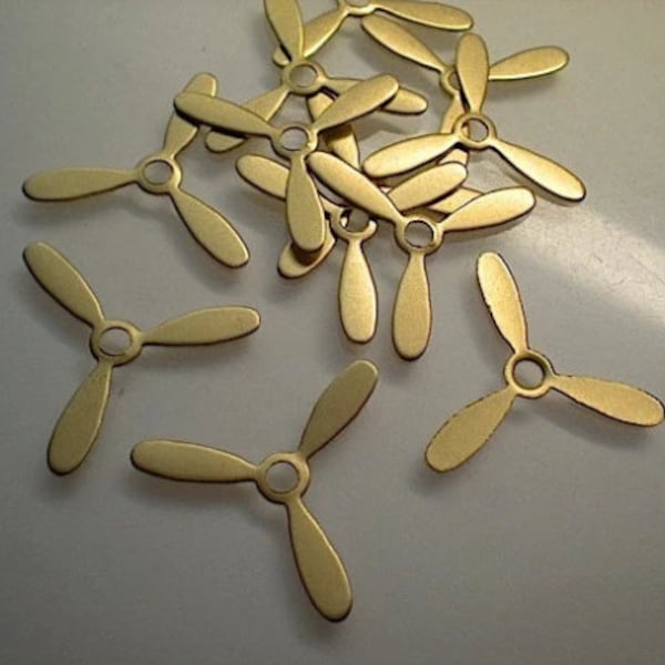 12 brass propeller blade charms ZI400