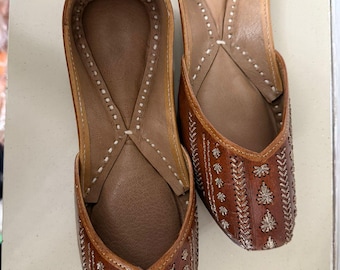 Punjabi jutti/Brown Dimond/leather/Traditional