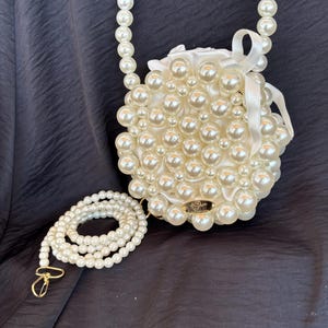 Pearl Round Bag, Beaded Purse, Bridal Clutch, White Pearl Bag, Handmade Pearl Bag, Vintage Pearl Purse, Pearl bead Handbag, Elegant Bead Bag