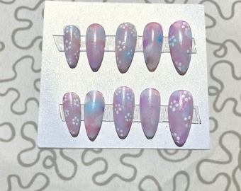Pastel Daisy Press-On Nails: Handmade Floral Spring Manicure