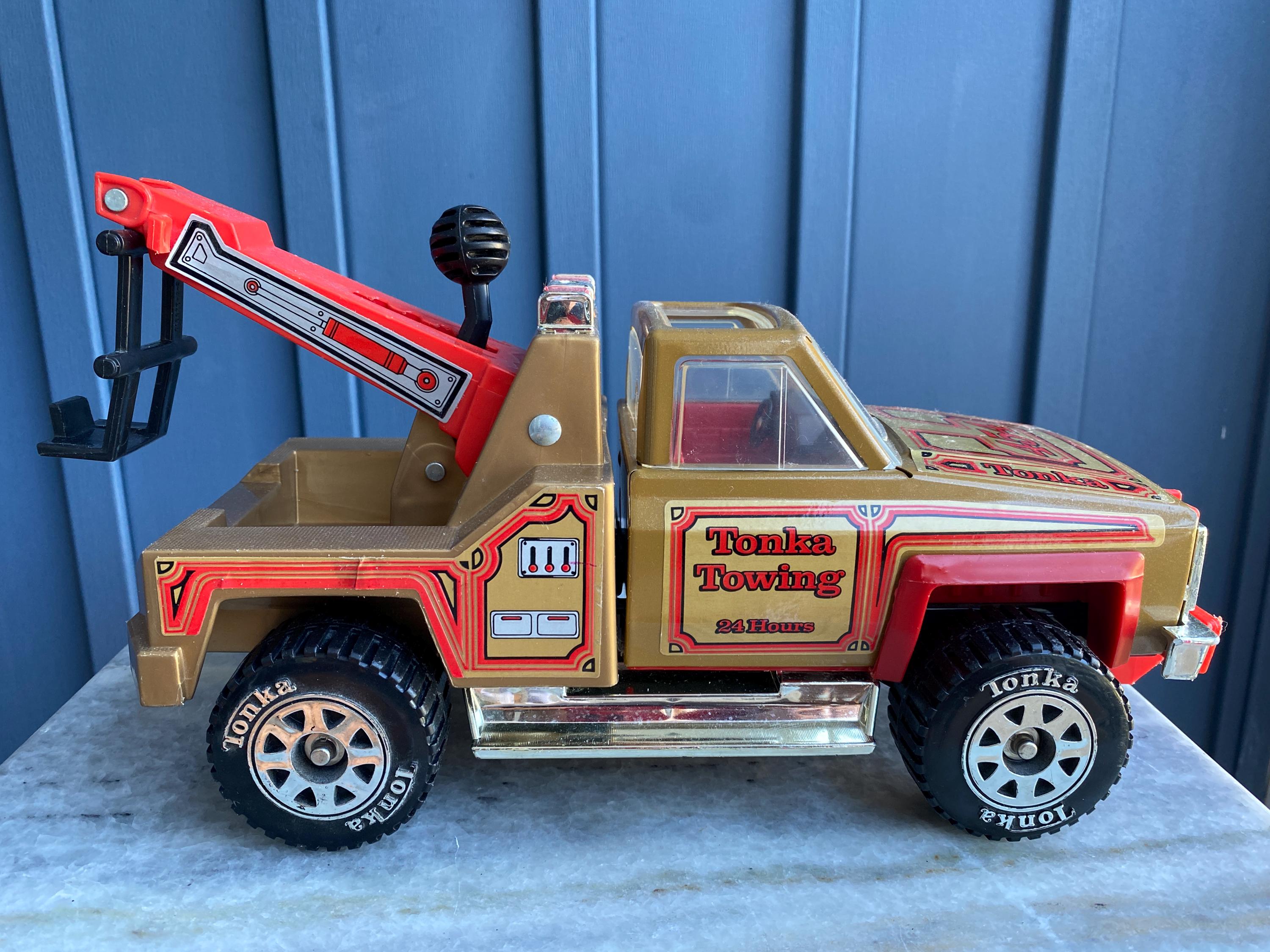 Tonka Toy Tow Truck