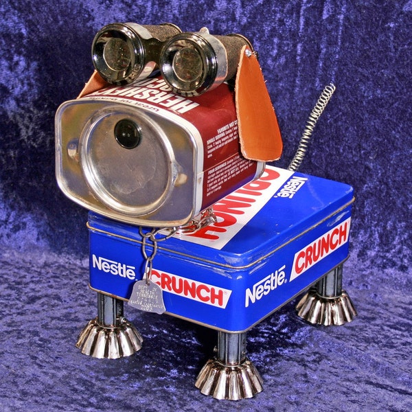 CRUNCH - found object dog