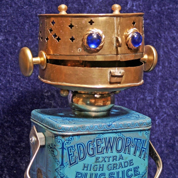 EDGEWORTH - Found Object Robot