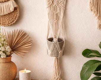 Portavaso da parete in macramè / Portavaso sospeso in stile boho / Decorazione da parete fatta a mano con corda di cotone / Espositore per piante minimalista