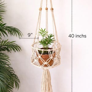 Portavaso sospeso in macramè stile boho con perline di legno – Decorazione per piante da interno/esterno – Arredamento boho per la casa – Appendi piante da appartamento immagine 9