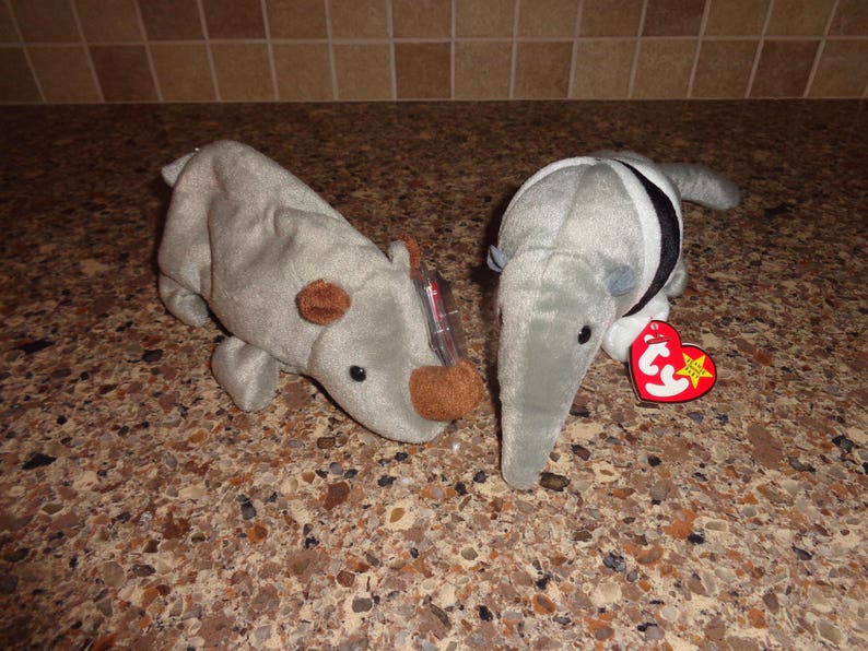 TY Beanie Baby /"Spike/" The Rhino MWMT 5th Gen Retired