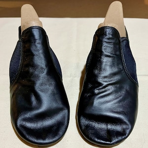 New Black Capezio Jazz Slip On Dance Shoes Split Sole Leather Elastic 11.5