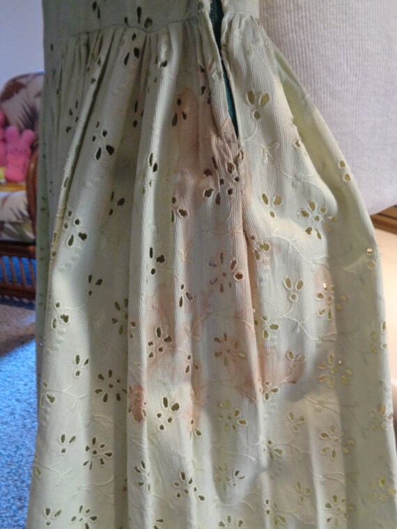 Vintage 1950s Light Green Cotton Flower Eyelet Sl… - image 7