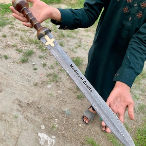 Hand-Forged 30&#39;&#39; Damascus Steel Gladiator Sword with Leather Sheath | Full Tang Roman Gladius Short Sword | Gift for Him.