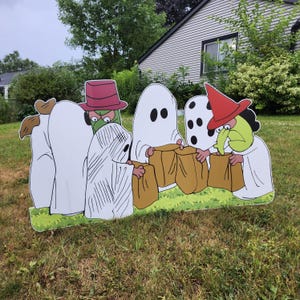 TRICK OR TREAT Charlie brown Halloween Decoration snoopy Halloween Decor Yard sign Outdoor Welcome Great Pumpkin Peanut Charlie Brown cutout