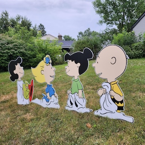 Charlie brown Halloween Decoration Linus Halloween Decor Yard sign Outdoor Welcome Great Pumpkin Trick Treat Peanuts Charlie Brown cutout