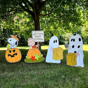 TRICK or TREAT i got a rock Charlie brown Halloween Decoration snoopy Halloween Decor Yard sign Welcome Great Pumpkin Peanuts Halloween
