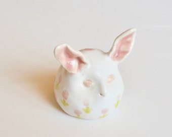 Figura de conejo de cerámica: decoración floral para habitación infantil