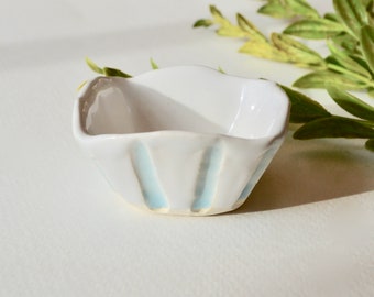 Ceramic Pinch Pot ~ Ceramic Jewelry Bowl ~ Small Bowl for Jewelry ~ Ceramic Jewelry Dish ~ Ceramic Salt Cellar ~ Caribbean Decorations ~Bowl