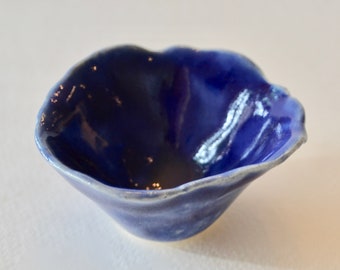 Ceramic Pinch Pot ~ Small Blue Ceramic Bowls ~ Small Bowl for Sauces ~ Small Blue Ceramic Pot ~ Condiment Bowl ~ Trinket Bowl ~ Bowls