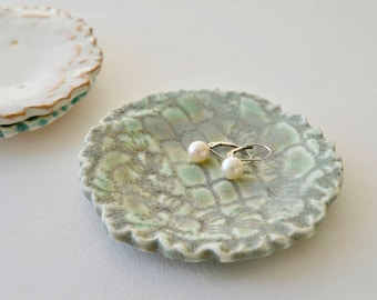Jewelry Dish ~ Pottery Jewelry Holder ~ Ceramic Ring Plate ~ Ceramic Small Dish ~ Ceramic Small Plate ~Bridal Shower Favors~Ring Holder Dish