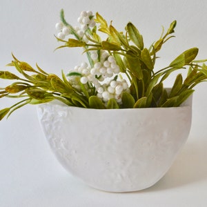 Ceramic Wall Vase ~ Ceramic Wall Decor ~ Ceramic Wall Art ~ Ceramic Wall Art ~ Wall Vase ~ Wall Vase For Flowers ~ White Wall Planter ~ Vase