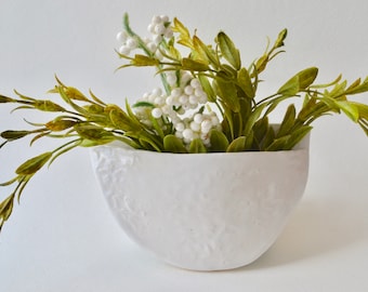Ceramic Wall Vase ~ Ceramic Wall Decor ~ Ceramic Wall Art ~ Ceramic Wall Art ~ Wall Vase ~ Wall Vase For Flowers ~ White Wall Planter ~ Vase