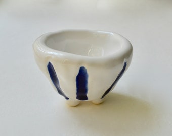 Ceramic Pinch Pot ~ Small Ceramic Bowls ~ Small Bowl for Sauces ~ Small Ceramic Pot ~ Condiment Bowl ~ Trinket Bowl ~ PinchBowls