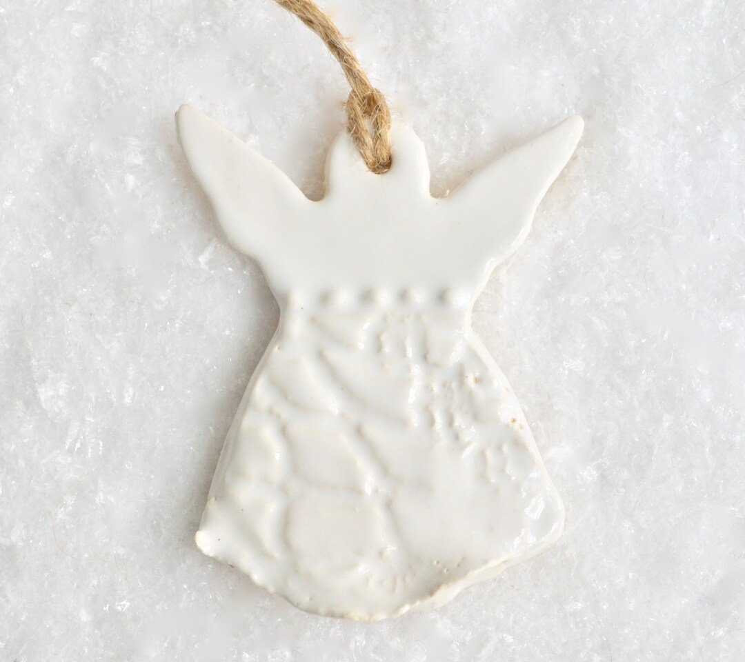 Set of 2 Ceramic ornaments / prayer angels main image 1