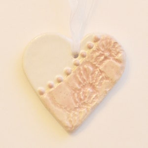 Keramik Herz Ornament ~ Valentinstag ~ Valentinstag Geschenk ~ Rosa Herz ~ Handgemachte Ornamente ~ Pink Valentine ~ 1129