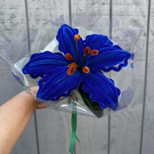 Large Stargazer Lily Pipe Cleaner Flowers, Handmade Faux Floral Decor, Unique Gift, DIY Art Flower, Colorful Home Accent , No-Wilt Blooms