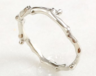 Twig Band Ring in 9 carat white gold