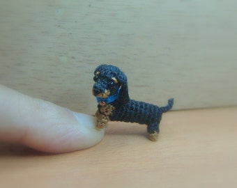 0.6 inch black Dachshund dog, tiny amigurumi crochet animal, doll house miniatures accessories, adorable tiny things, crochet art miniatures