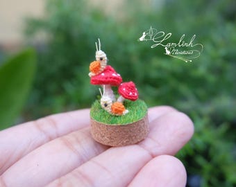 Micro Crocheted Snails and Mushroom in Glass Dome Terrarium, Tiny Amigurumi Animal Figurine, Dollhouse Fairy Garden Decor,