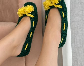 Easy Textured Crochet Slippers PDF Pattern, Beginner One-Square House Shoes, Made-to-Measure