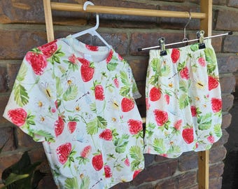 Girl summer Pyjamas Strawberry kisses