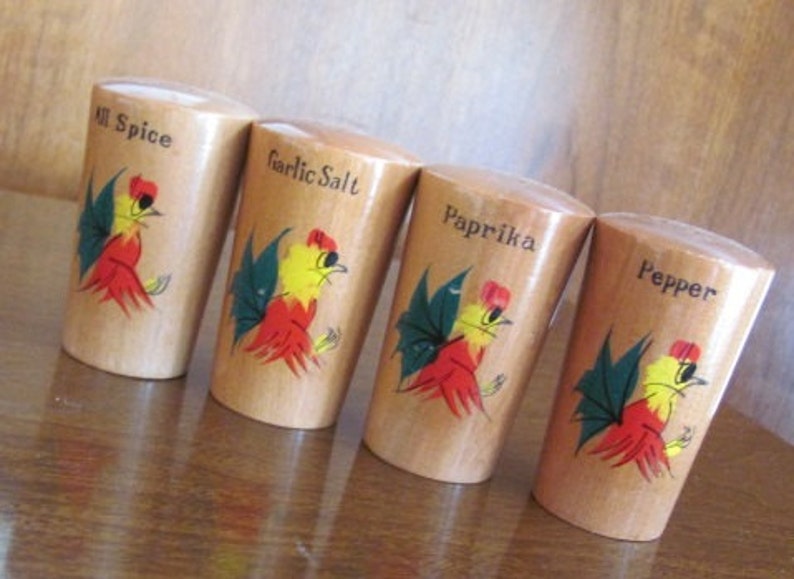 Pepper Vintage 70/'s Mod Mexican Rooster Wooden Spice Shakers Spice Dining set of 4 Paprika Garlic Salt Kitchen All Spice