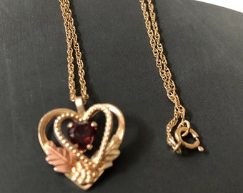 Vintage 70's Gold and Red Heart Pendant Necklace - Heart Necklace - 70's Jewelry - Gift for Her - Romantic Gift - Heart Jewelry