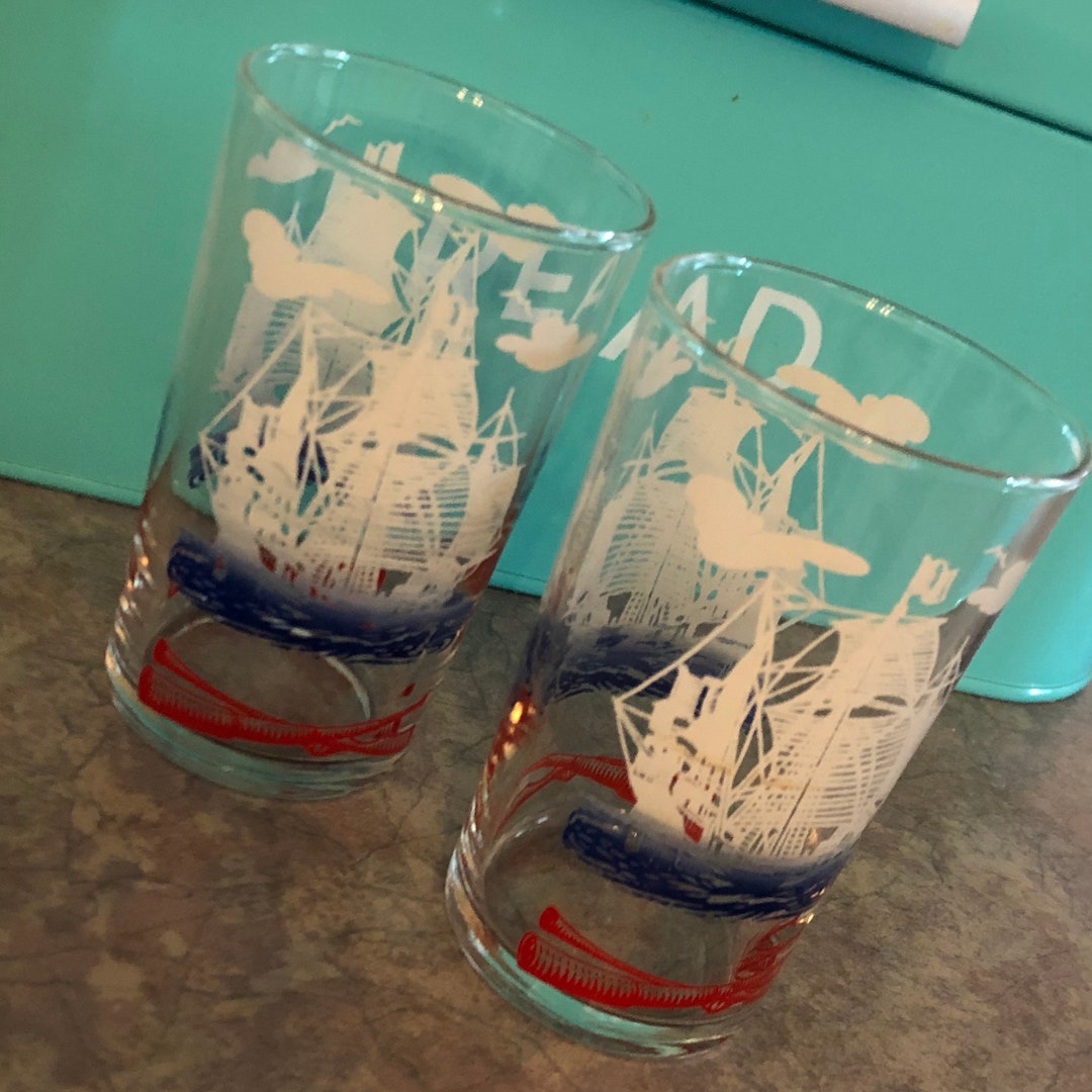 Vintage 50's Pirate Ship Juice Glasses Pair 50's Glassware 50's Kitchen Breakfast Pirate Ship