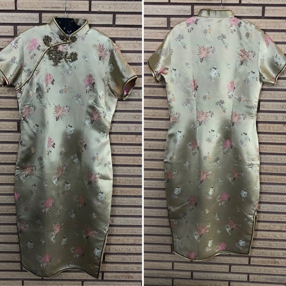 Vintage 70's Gold and Coral Cheongsam - Bust 37.5