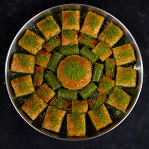 Premium Pistachio Baklava Gift Tray – Assorted Turkish Baklava & Kadayif | Handmade in Istanbul - Every Day Fresh Baklava