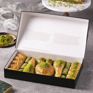 Premium Pistachio Baklava Box – Luxury Turkish Dessert Gift, Handmade Fresh with Finest Pistachios | Fresh from Istanbul - Every Day Baklava