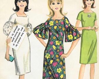 1960s Bubble Sleeve Dress Sewing Pattern Flounce Shift McCall's 8277 Size 9 Junior B30.5