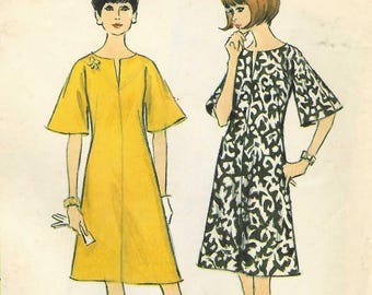 1960s Easy Dress Sewing Pattern Flared Kimono Sleeves McCall's 8184 Size 10 B31