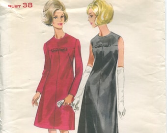 Butterick 4190 A-Line Dress Bow Seam Interest Mod Vintage 1960s Original Sewing Pattern 18 B38