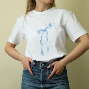 Blue Bow Cropped Tee | Cute Y2K Aesthetic Shirt | Soft Girl Baby Tee | Preppy Trendy Bow Top | Gift for Book Lovers & Coquette Girls