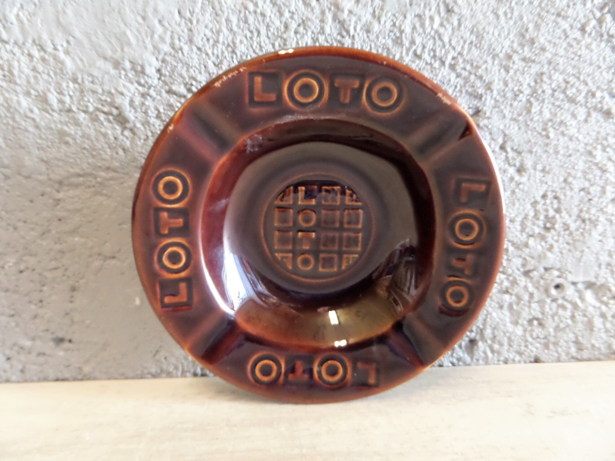 Français Bingo Loto Bistro Vintage Ashtray Gien