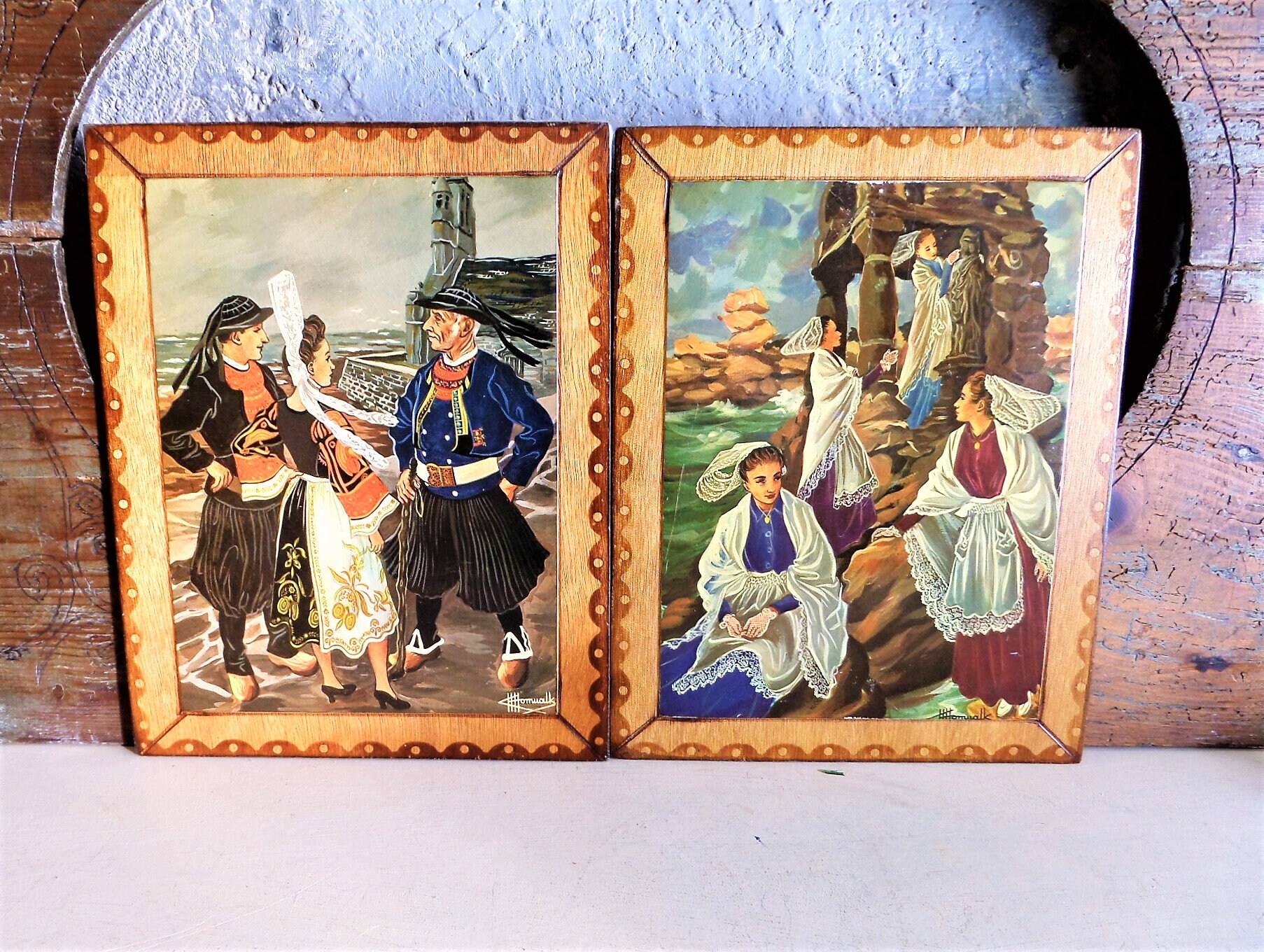 Français Vintage Brittany Folk Art Paint On Wood Signé Par L'artiste.